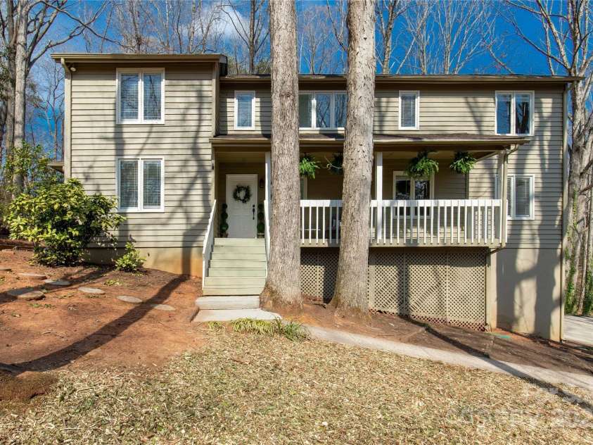 11 Woodvine Lane, Clover, SC 29710.  MLS# CAR4234291, YatesRealty ID 5382. 