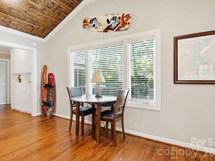 17424 Grasshopper Lane, Charlotte, NC 28278.  MLS# CAR4426978, YatesRealty ID 53822. 