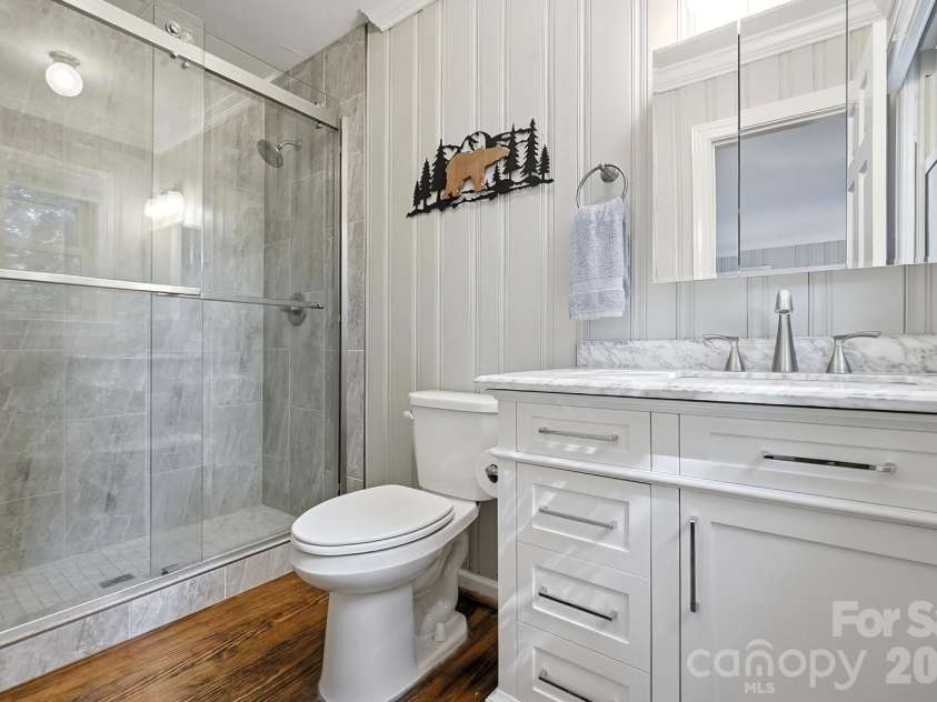 17424 Grasshopper Lane, Charlotte, NC 28278.  MLS# CAR4426978, YatesRealty ID 53822. 
