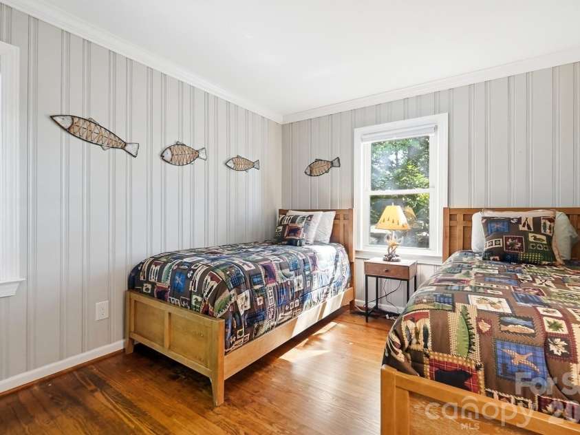 17424 Grasshopper Lane, Charlotte, NC 28278.  MLS# CAR4426978, YatesRealty ID 53822. 
