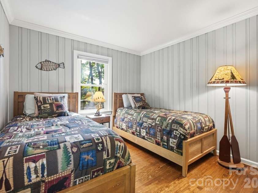 17424 Grasshopper Lane, Charlotte, NC 28278.  MLS# CAR4426978, YatesRealty ID 53822. 
