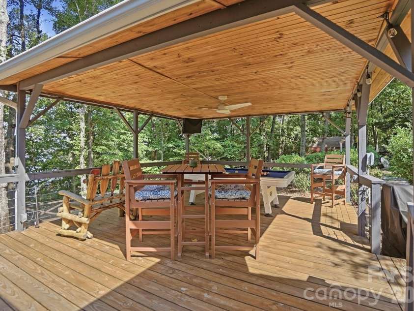 17424 Grasshopper Lane, Charlotte, NC 28278.  MLS# CAR4426978, YatesRealty ID 53822. 