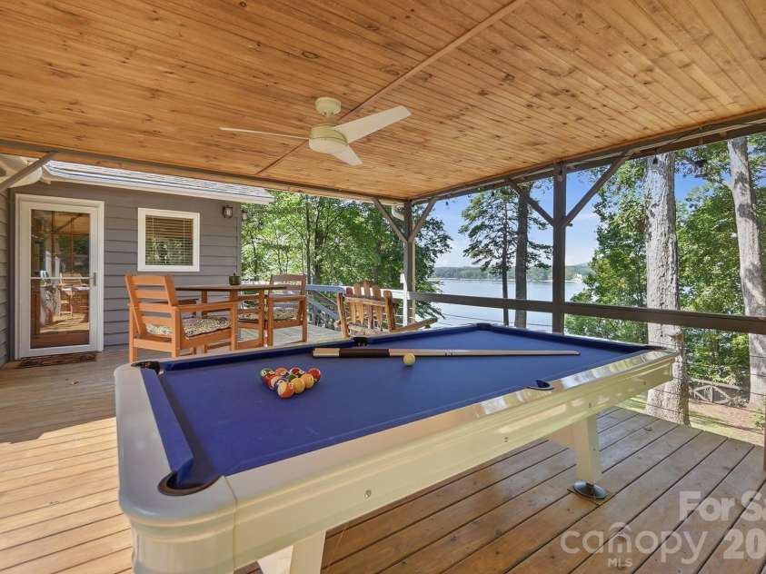 17424 Grasshopper Lane, Charlotte, NC 28278.  MLS# CAR4426978, YatesRealty ID 53822. 