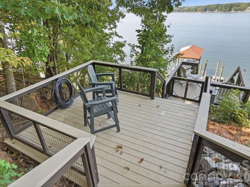 17424 Grasshopper Lane, Charlotte, NC 28278.  MLS# CAR4426978, YatesRealty ID 53822. 