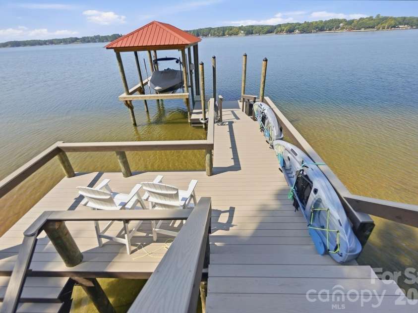 17424 Grasshopper Lane, Charlotte, NC 28278.  MLS# CAR4426978, YatesRealty ID 53822. 