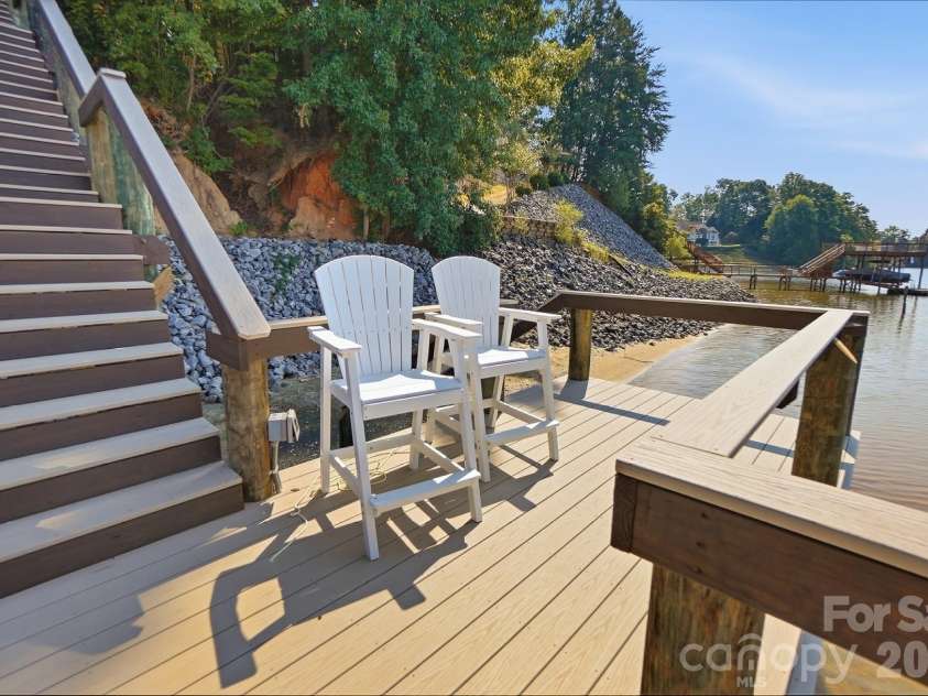 17424 Grasshopper Lane, Charlotte, NC 28278.  MLS# CAR4426978, YatesRealty ID 53822. 