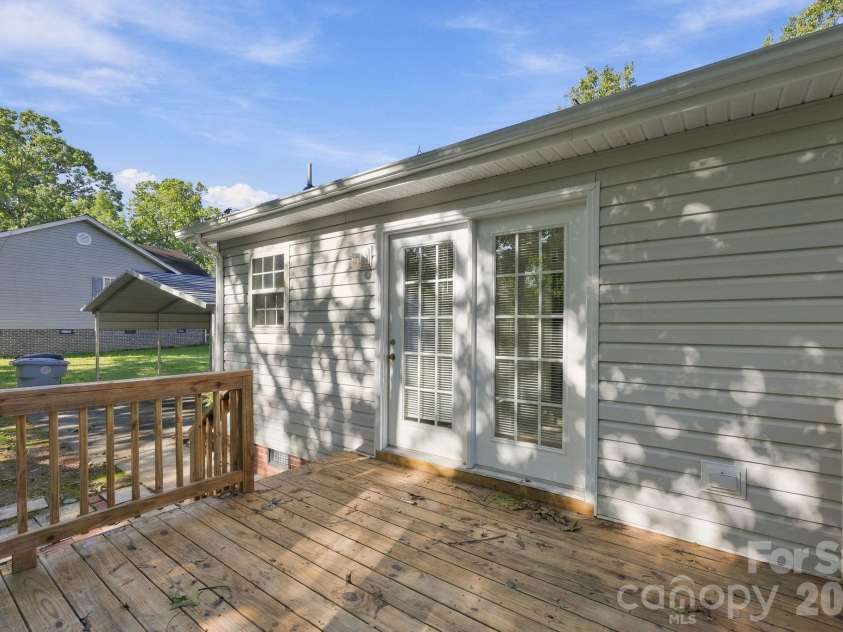 1716 Pine Knoll Court, Asheboro, NC 27203.  MLS# CAR4429433, YatesRealty ID 53826. 