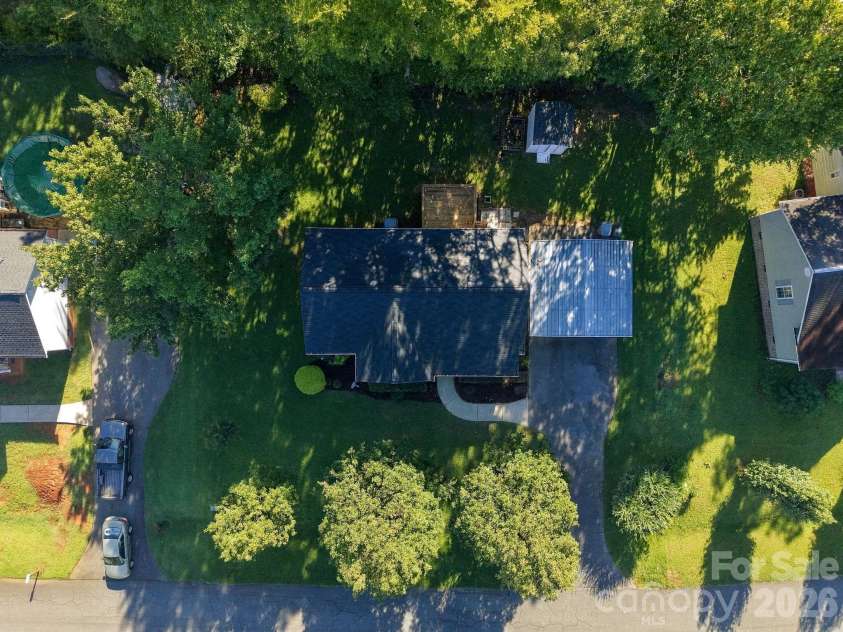 1716 Pine Knoll Court, Asheboro, NC 27203.  MLS# CAR4429433, YatesRealty ID 53826. 