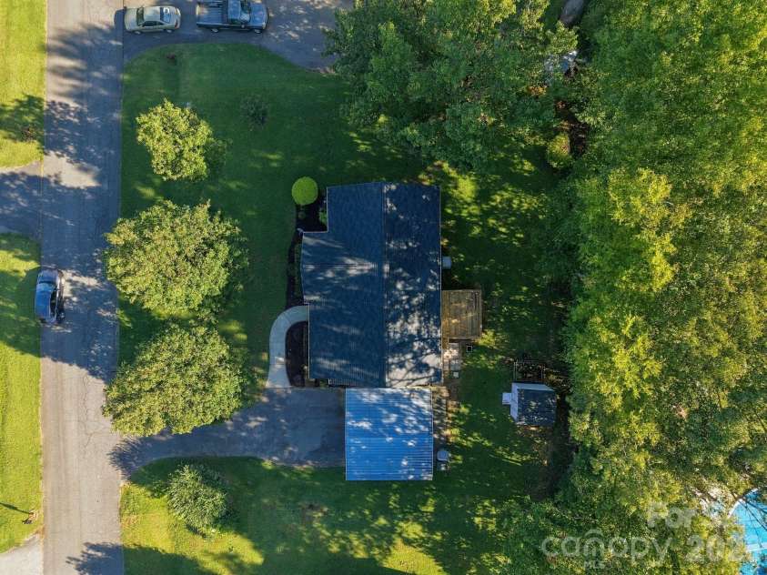 1716 Pine Knoll Court, Asheboro, NC 27203.  MLS# CAR4429433, YatesRealty ID 53826. 