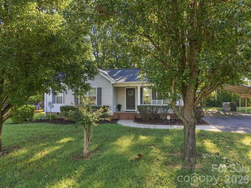 1716 Pine Knoll Court, Asheboro, NC 27203.  MLS# CAR4429433, YatesRealty ID 53826. 