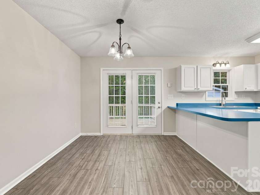 1716 Pine Knoll Court, Asheboro, NC 27203.  MLS# CAR4429433, YatesRealty ID 53826. Dining