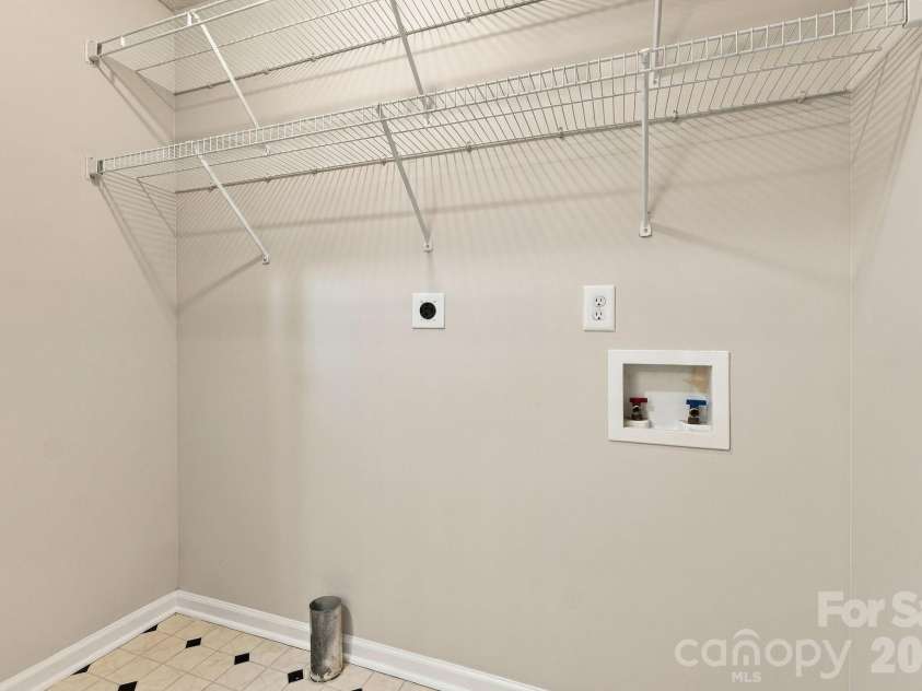 1716 Pine Knoll Court, Asheboro, NC 27203.  MLS# CAR4429433, YatesRealty ID 53826. Laundry