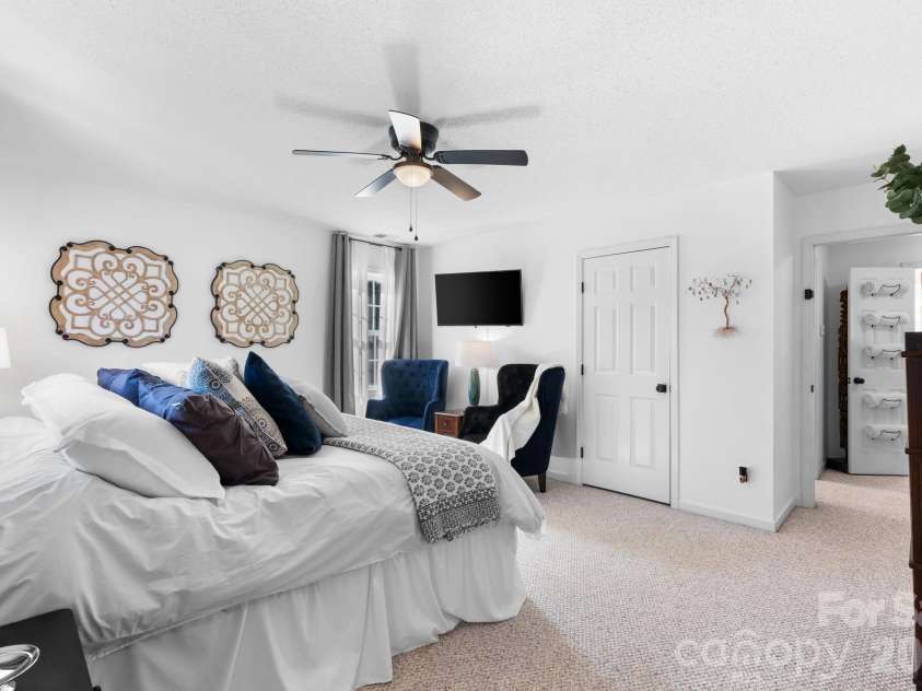 237 Scotts Creek Road, Statesville, NC 28625.  MLS# CAR4429792, YatesRealty ID 53828. 