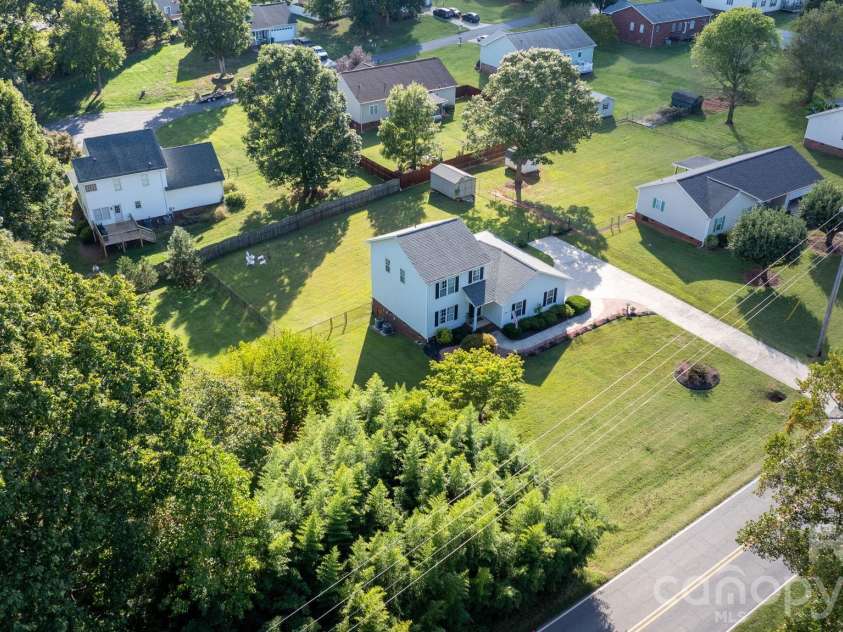 237 Scotts Creek Road, Statesville, NC 28625.  MLS# CAR4429792, YatesRealty ID 53828. 