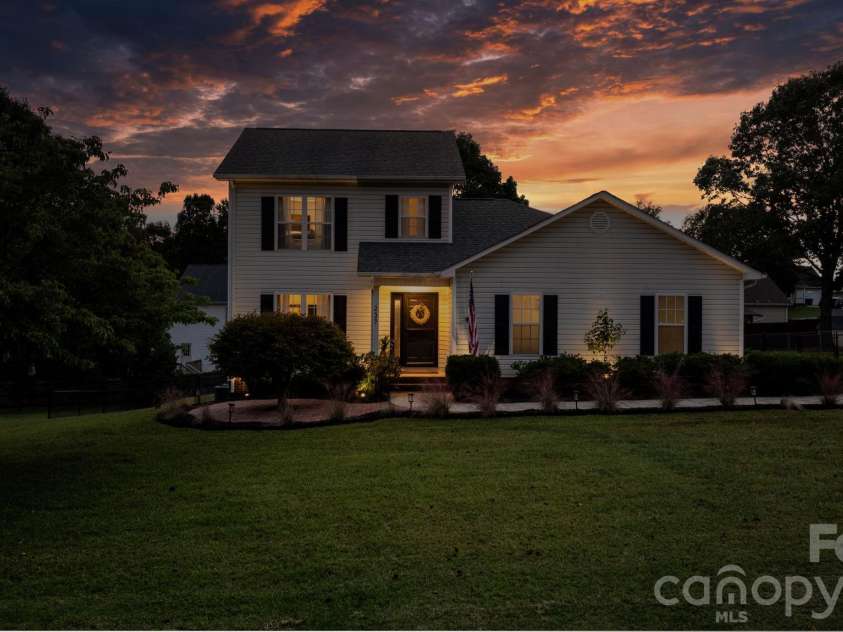 237 Scotts Creek Road, Statesville, NC 28625.  MLS# CAR4429792, YatesRealty ID 53828. 
