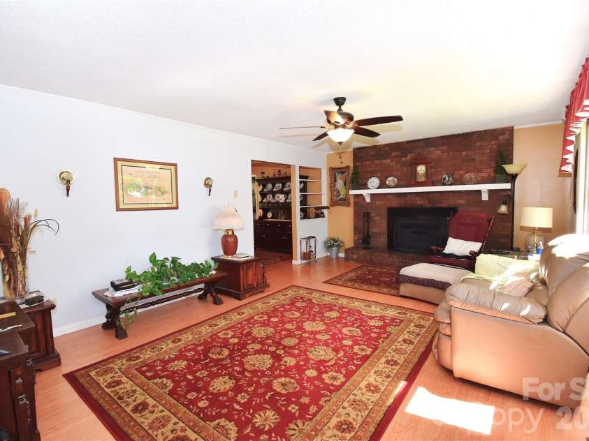 39 Maynard Road, Candler, NC 28715.  MLS# CAR4428324, YatesRealty ID 53829. 