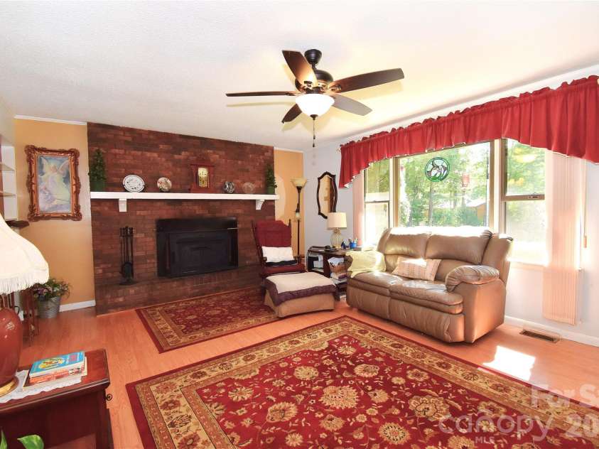 39 Maynard Road, Candler, NC 28715.  MLS# CAR4428324, YatesRealty ID 53829. 
