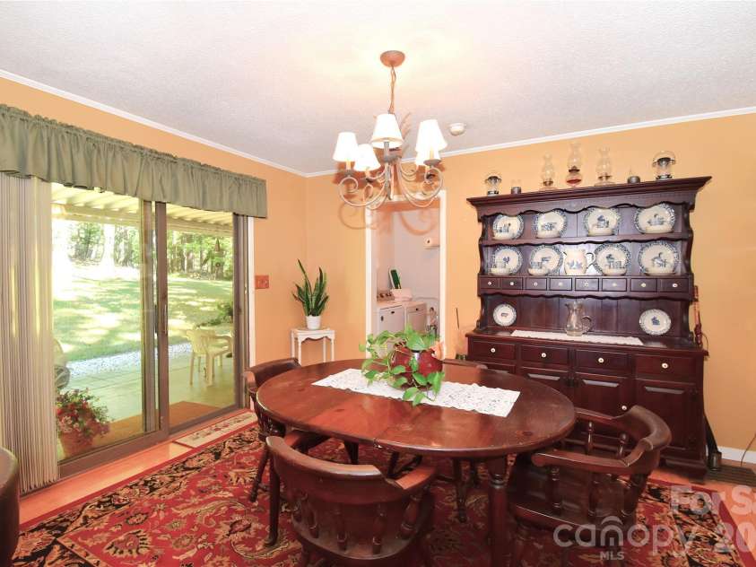 39 Maynard Road, Candler, NC 28715.  MLS# CAR4428324, YatesRealty ID 53829. 