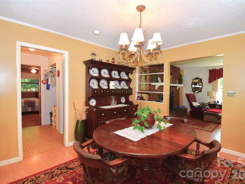 39 Maynard Road, Candler, NC 28715.  MLS# CAR4428324, YatesRealty ID 53829. 