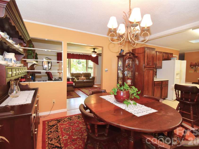 39 Maynard Road, Candler, NC 28715.  MLS# CAR4428324, YatesRealty ID 53829. 
