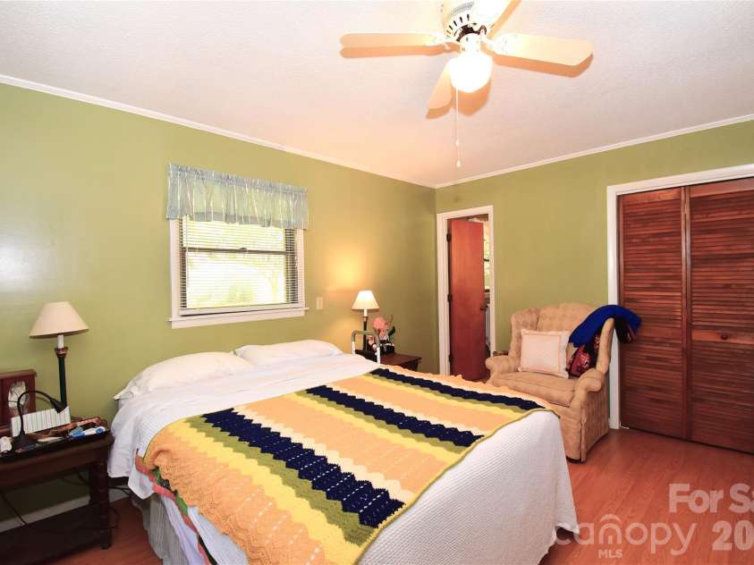 39 Maynard Road, Candler, NC 28715.  MLS# CAR4428324, YatesRealty ID 53829. 