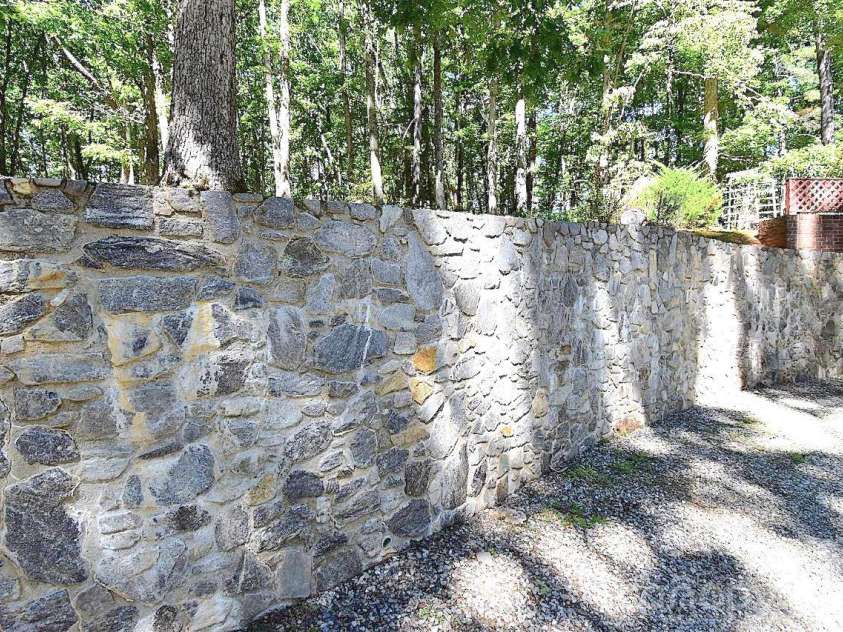 39 Maynard Road, Candler, NC 28715.  MLS# CAR4428324, YatesRealty ID 53829. 