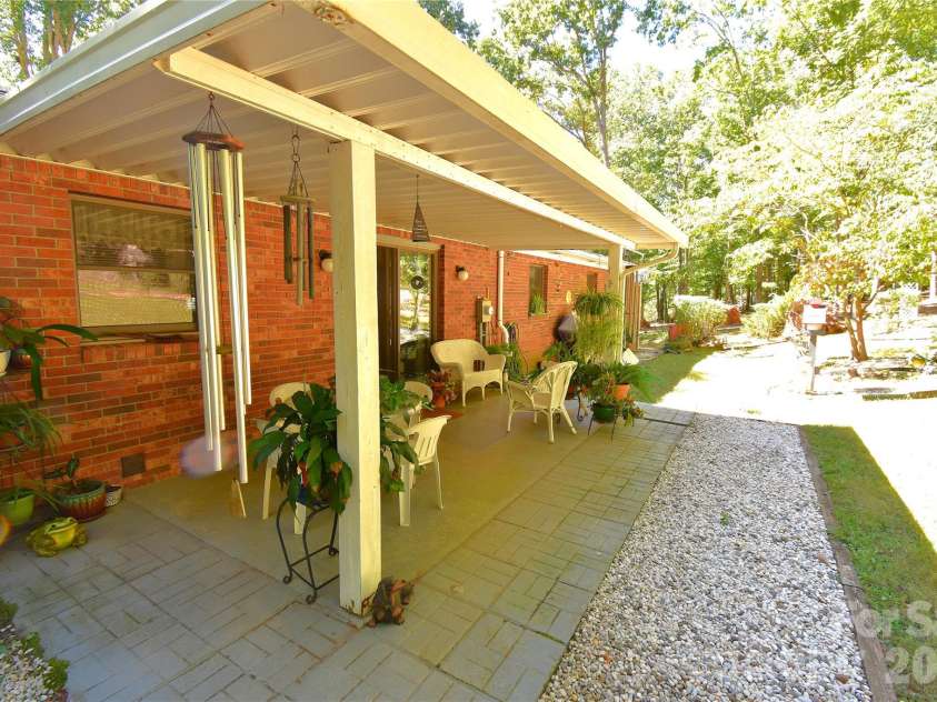 39 Maynard Road, Candler, NC 28715.  MLS# CAR4428324, YatesRealty ID 53829. 