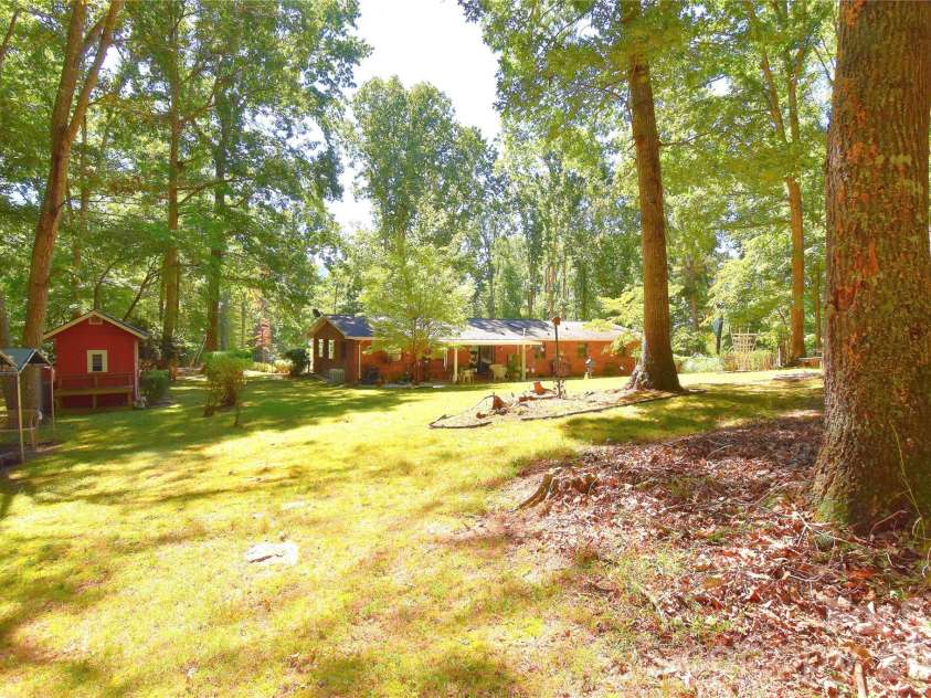 39 Maynard Road, Candler, NC 28715.  MLS# CAR4428324, YatesRealty ID 53829. 
