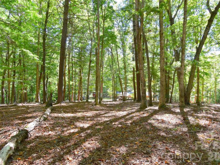 39 Maynard Road, Candler, NC 28715.  MLS# CAR4428324, YatesRealty ID 53829. 