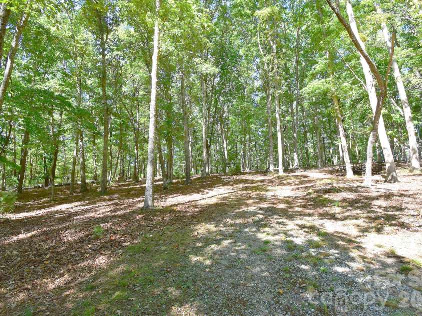 39 Maynard Road, Candler, NC 28715.  MLS# CAR4428324, YatesRealty ID 53829. 