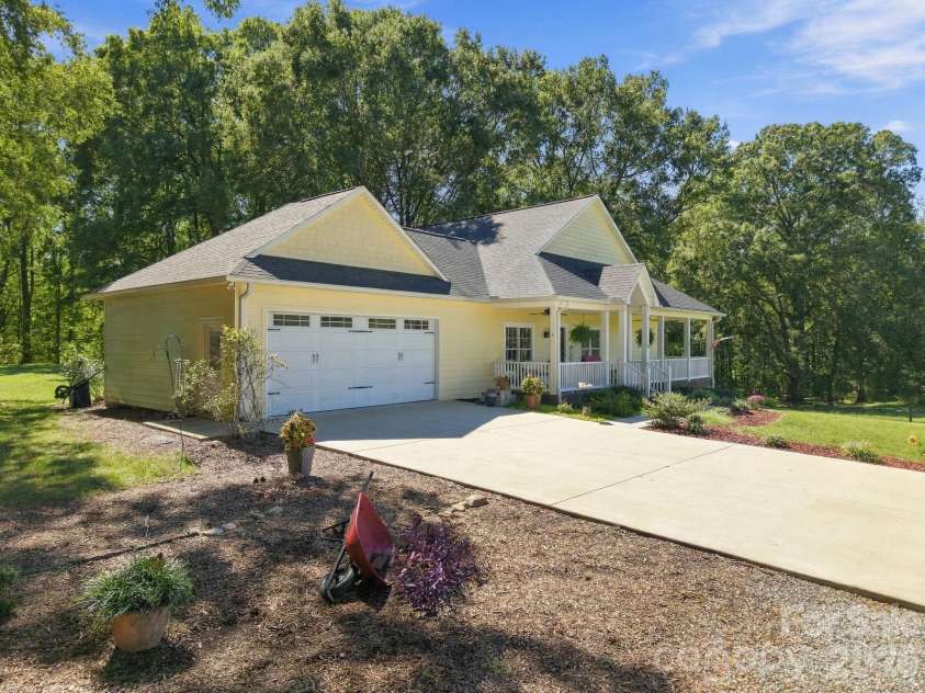 5169 US 70 Highway, Catawba, NC 28609.  MLS# CAR4429460, YatesRealty ID 53832. 