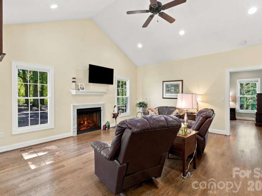 5169 US 70 Highway, Catawba, NC 28609.  MLS# CAR4429460, YatesRealty ID 53832. 