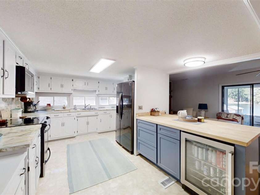 4935 Vagabond Lane, Sherrills Ford, NC 28673.  MLS# CAR4426102, YatesRealty ID 53834. 