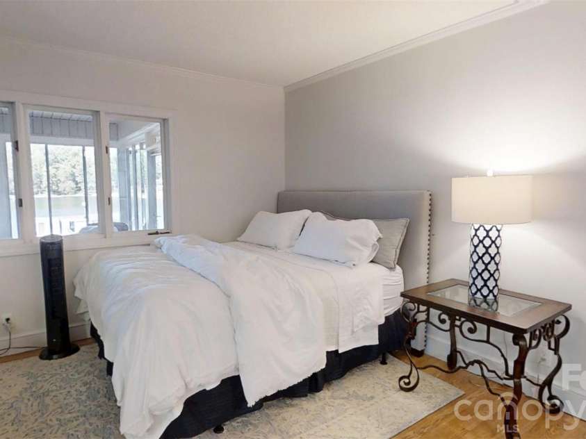 4935 Vagabond Lane, Sherrills Ford, NC 28673.  MLS# CAR4426102, YatesRealty ID 53834. 