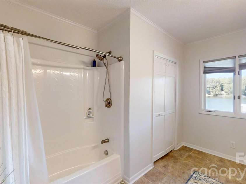 4935 Vagabond Lane, Sherrills Ford, NC 28673.  MLS# CAR4426102, YatesRealty ID 53834. 