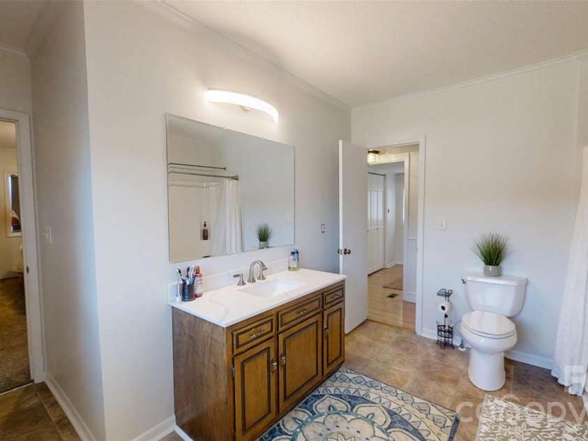 4935 Vagabond Lane, Sherrills Ford, NC 28673.  MLS# CAR4426102, YatesRealty ID 53834. 