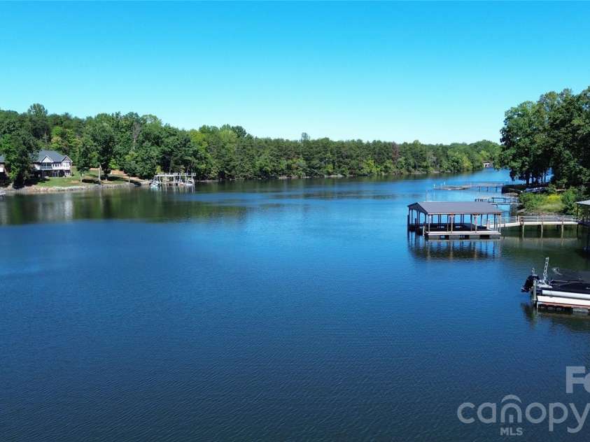 4935 Vagabond Lane, Sherrills Ford, NC 28673.  MLS# CAR4426102, YatesRealty ID 53834. 