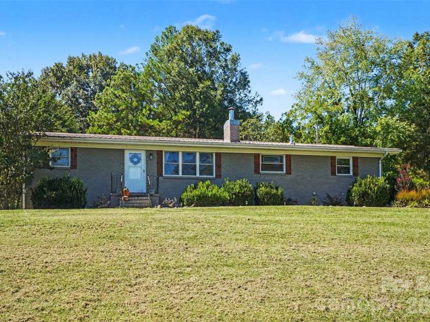 8121 Old Davis Road, Norwood, NC 28128.  MLS# CAR4427733, YatesRealty ID 53835. 