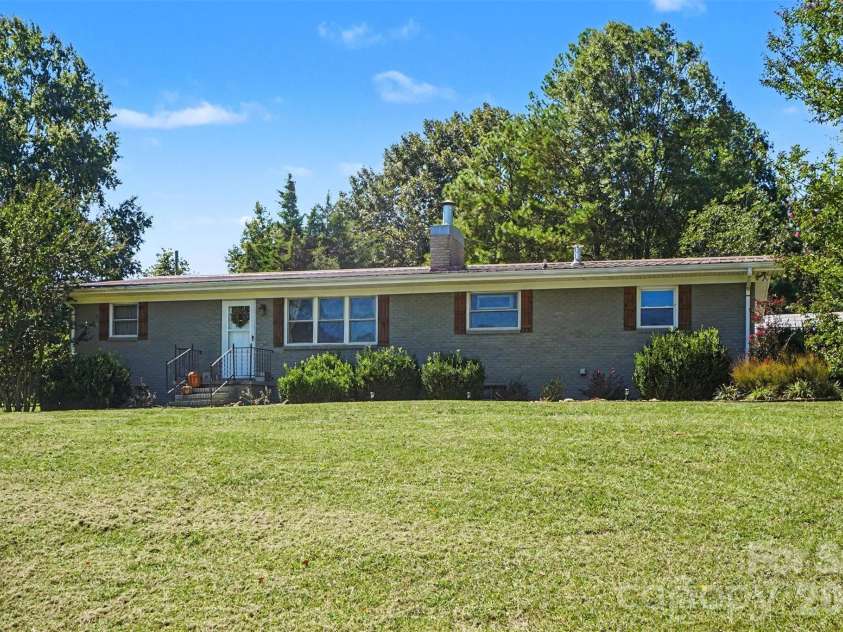 8121 Old Davis Road, Norwood, NC 28128.  MLS# CAR4427733, YatesRealty ID 53835. 
