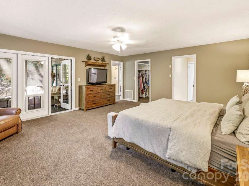 124 Moss Hill Lane, Lake Lure, NC 28746.  MLS# CAR4429625, YatesRealty ID 53837. 