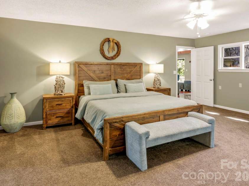 124 Moss Hill Lane, Lake Lure, NC 28746.  MLS# CAR4429625, YatesRealty ID 53837. 