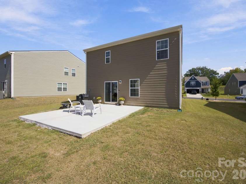 156 Hanging Rock Trail, Statesville, NC 28625.  MLS# CAR4427449, YatesRealty ID 53838. 