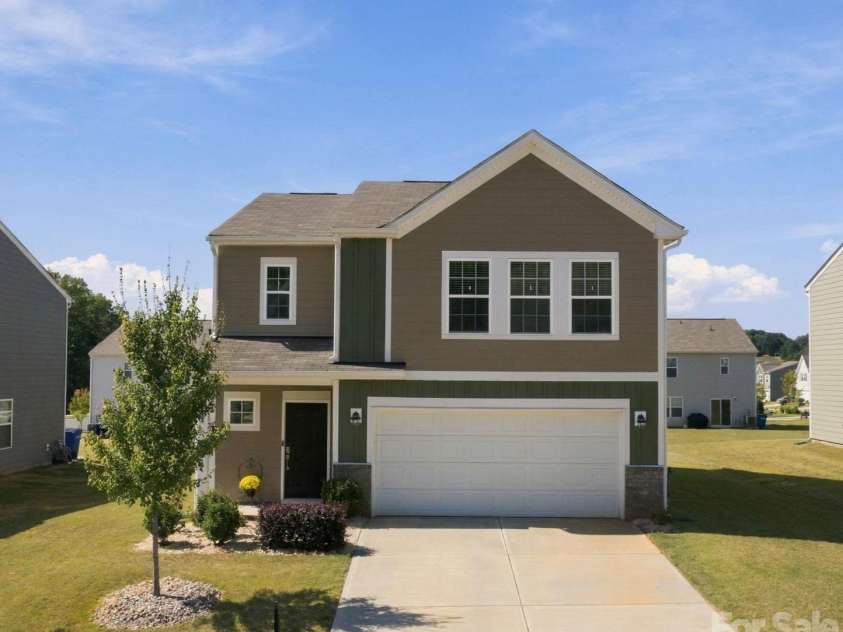 156 Hanging Rock Trail, Statesville, NC 28625.  MLS# CAR4427449, YatesRealty ID 53838. 
