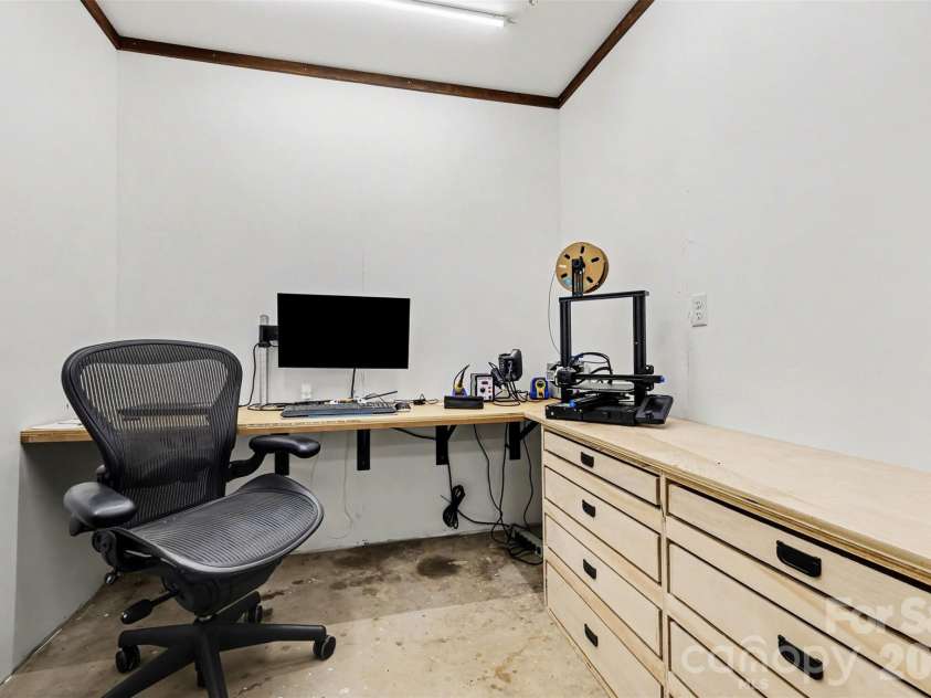 1079 B J Jackson Road, Rock Hill, SC 29732.  MLS# CAR4340902, YatesRealty ID 5384. Small office in the workshop/detached garage