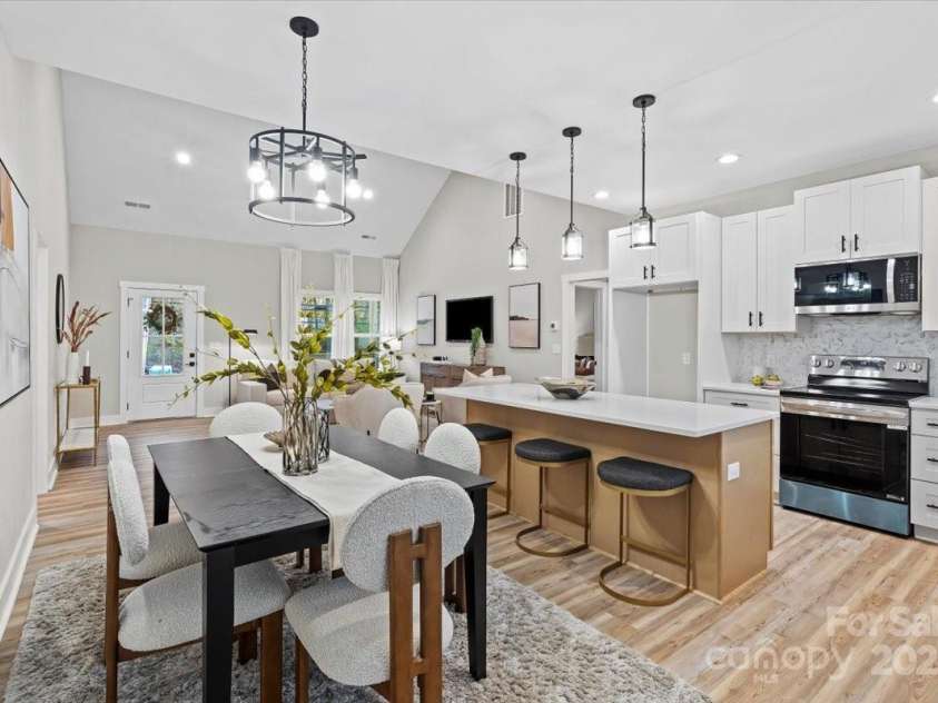 522 Waco Road, Kings Mountain, NC 28086.  MLS# CAR4309090, YatesRealty ID 5384. Dining area and kitchen