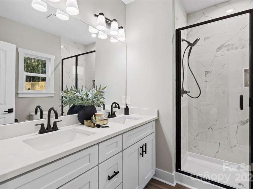 522 Waco Road, Kings Mountain, NC 28086.  MLS# CAR4309090, YatesRealty ID 5384. Primary bathroom