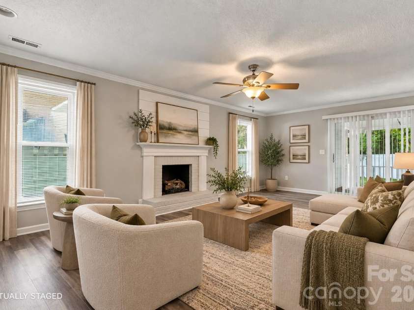 4209 Hounds Run Drive, Matthews, NC 28105.  MLS# CAR4429695, YatesRealty ID 53840. 