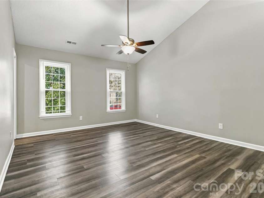 4209 Hounds Run Drive, Matthews, NC 28105.  MLS# CAR4429695, YatesRealty ID 53840. 