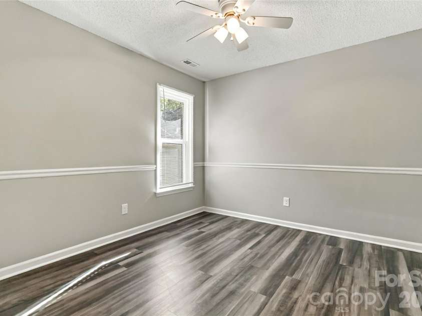 4209 Hounds Run Drive, Matthews, NC 28105.  MLS# CAR4429695, YatesRealty ID 53840. 