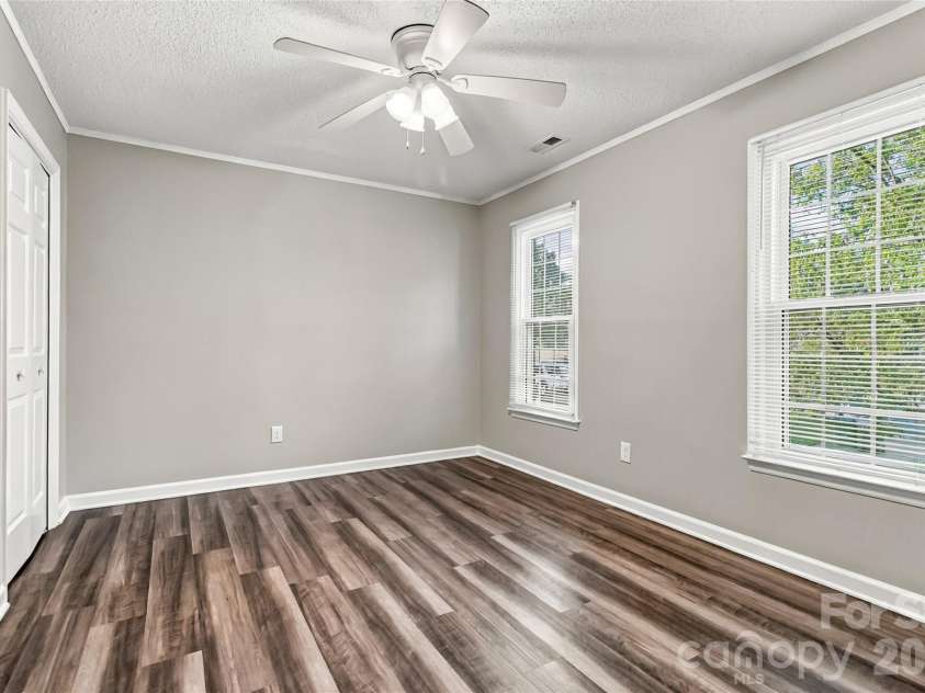 4209 Hounds Run Drive, Matthews, NC 28105.  MLS# CAR4429695, YatesRealty ID 53840. 